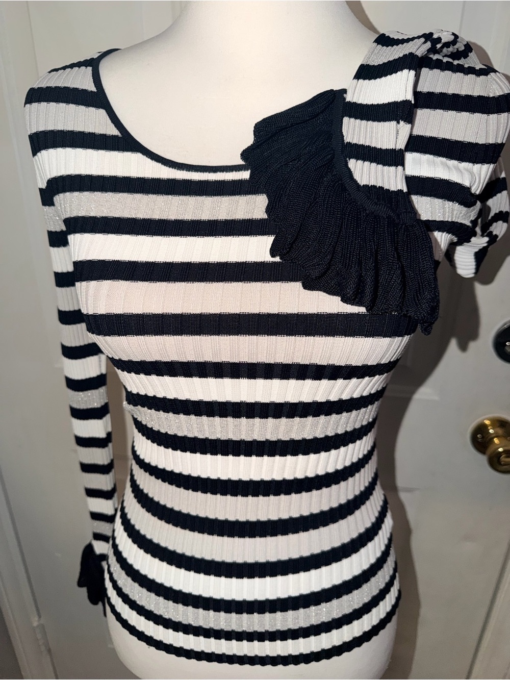 Scripted | XS NWoT color block w/metallic striped Blouse w/Ruffle sleeves